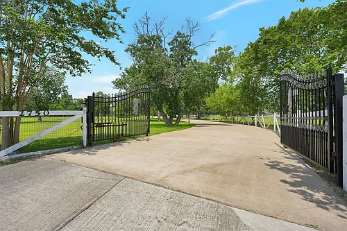 2750 County Road 48 Photo 1