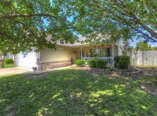623 W Redwood St, Coweta, OK 74429