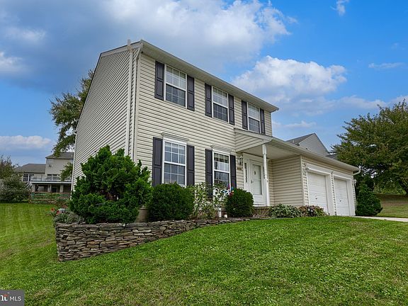 3rd image of 15532 Revere Dr