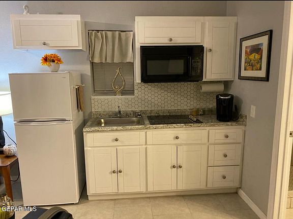 3rd image of 815 E 3rd Ave APT A
