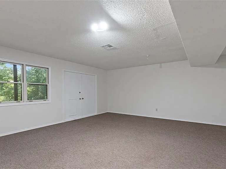 44 Sandwick Dr — Photo 17