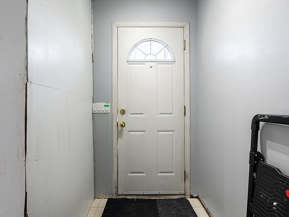 2nd image of 1346 Lakewood Rd W