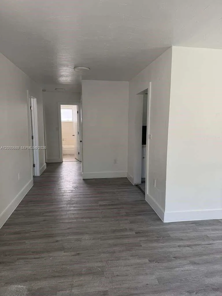 Building Photo - 2550 NE 182nd St #2550