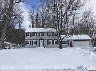 3 Heritage Pkwy, Glenville, NY 12302