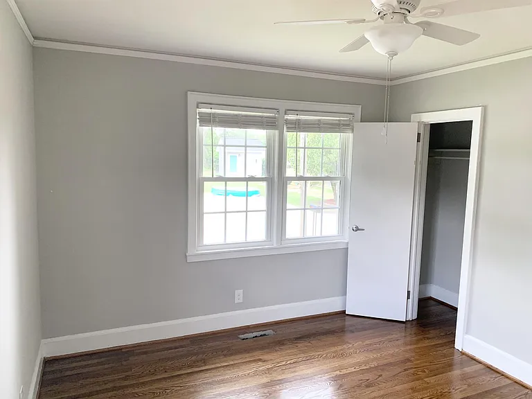 105 N Howell St #B — Photo 10