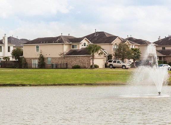 2nd image of 36 Oakland Park Dr