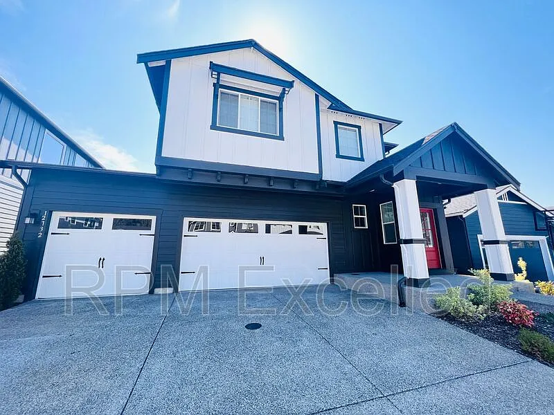 4 bed, 2.5 bath, 2541 sqft, $3,500 — Photo 2