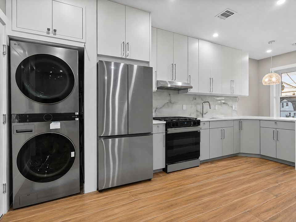 Eat in kitchen and stainless steel appliances