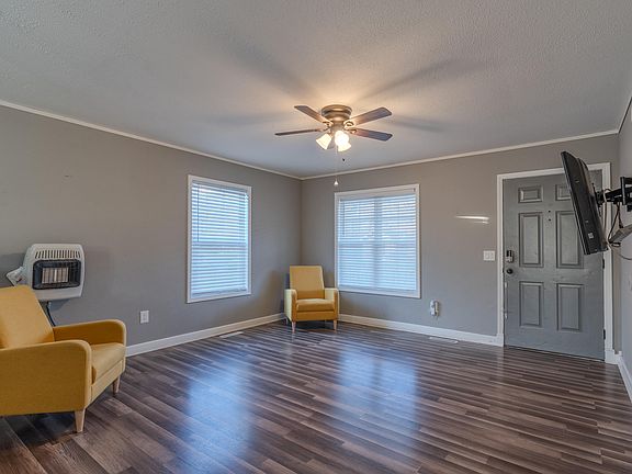 4th image of 3200 W Lynn Street