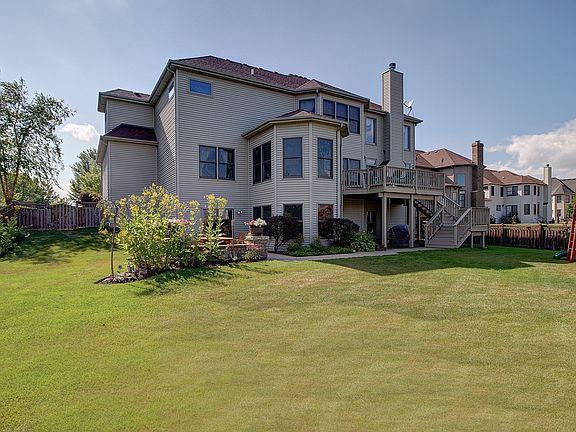 3rd image of 13315 Rosewood Ln