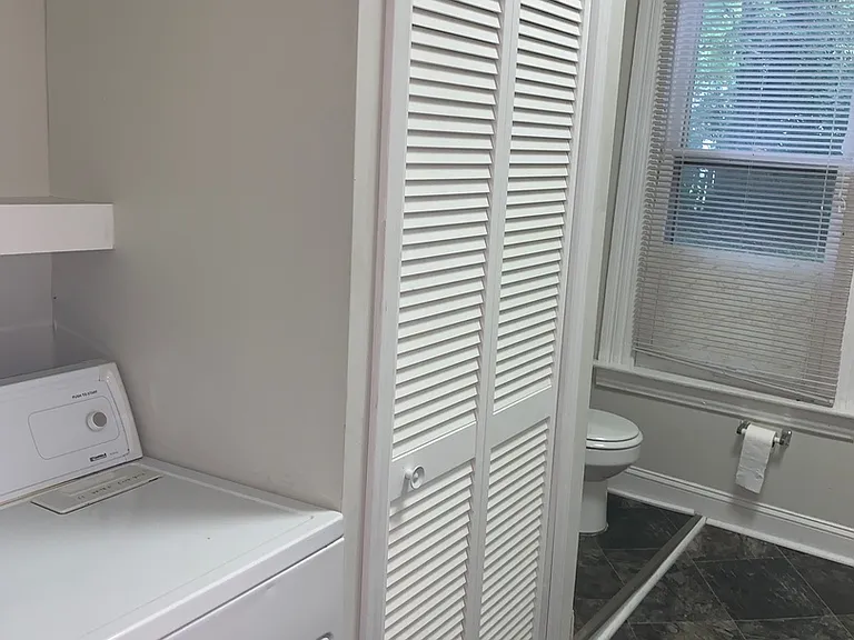 376 Park Ave — Photo 19