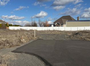 8612 W Panorama Dr, Spokane, WA 99208