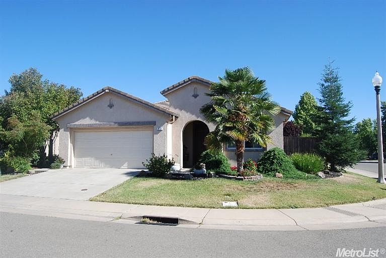 1st image of 202 Dalton Ct