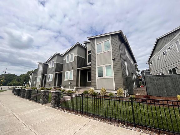 2nd image of 4026 SE Century Blvd