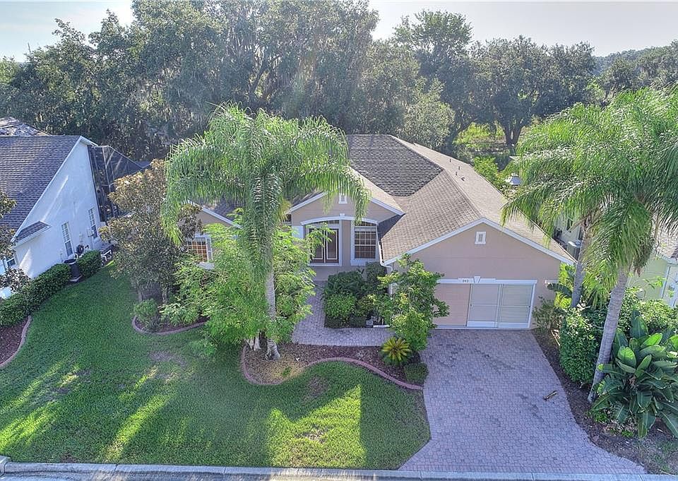 1st image of 202 Golf Vista Cir