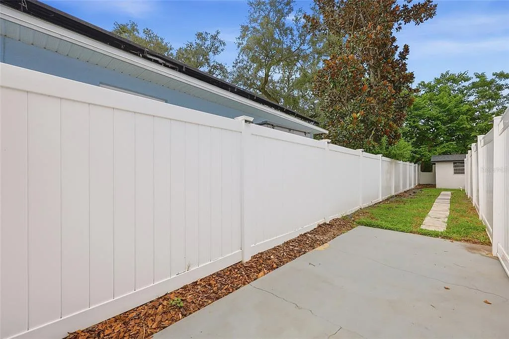 1 bed, 1.0 bath, 348 sqft, $1,400 — Photo 3
