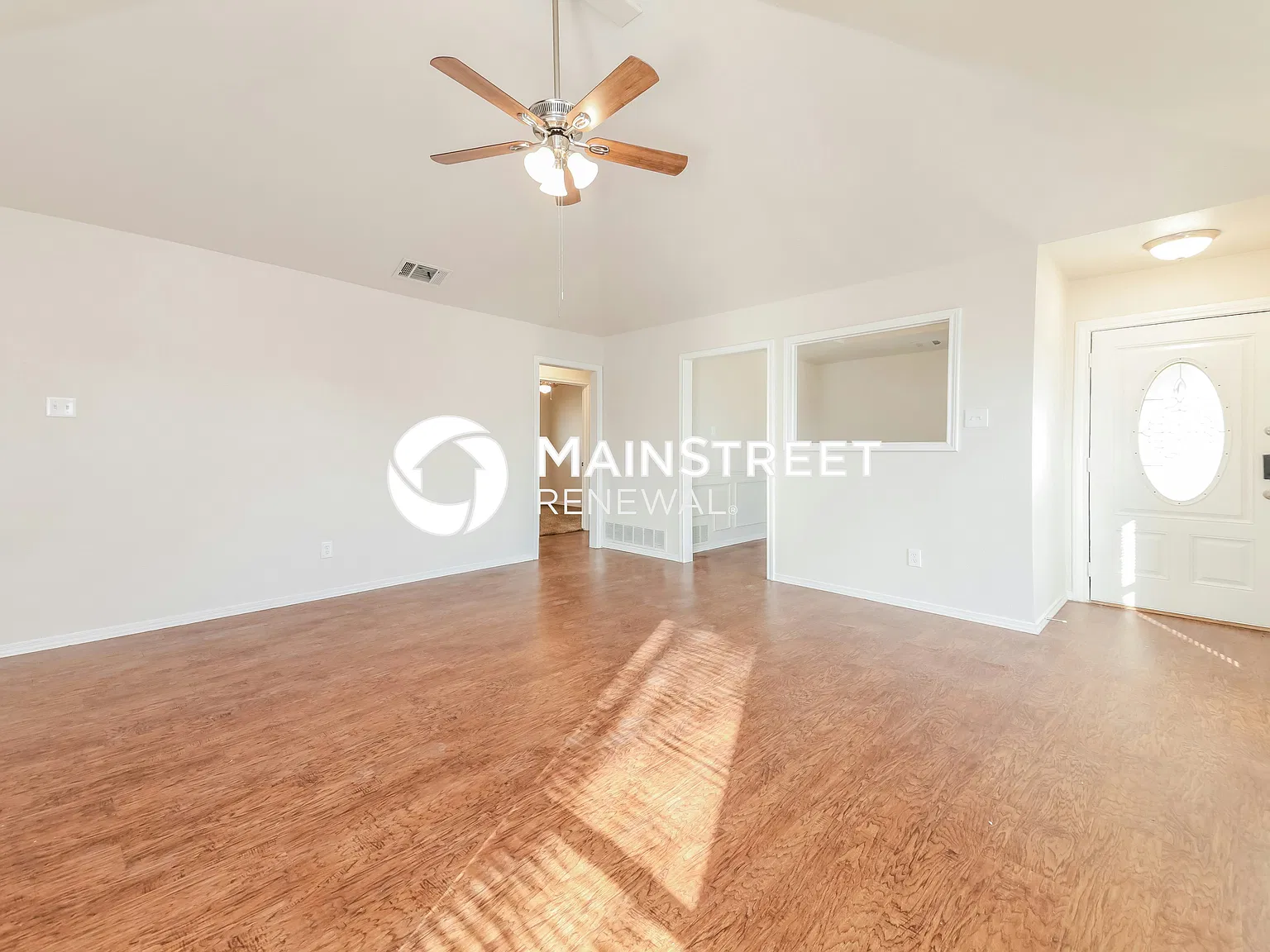2605 Silverthorne Dr — Photo 2