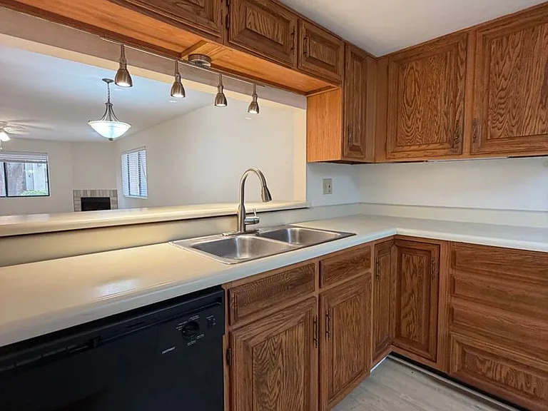 3759 E Edison St — Photo 8