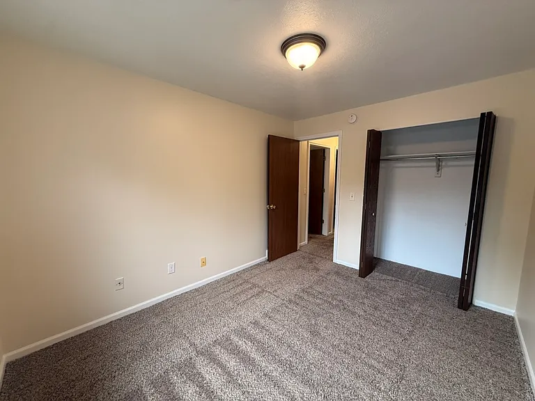 725 Keenway Cir #C — Photo 12