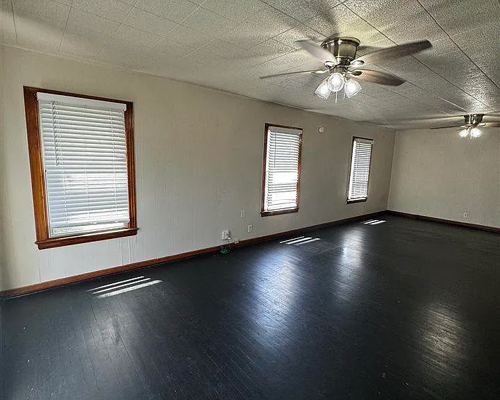 408 E Gilbert St — Photo 2