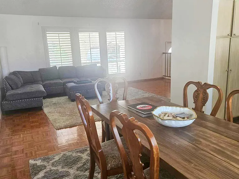 W Cabrito Dr — Photo 9