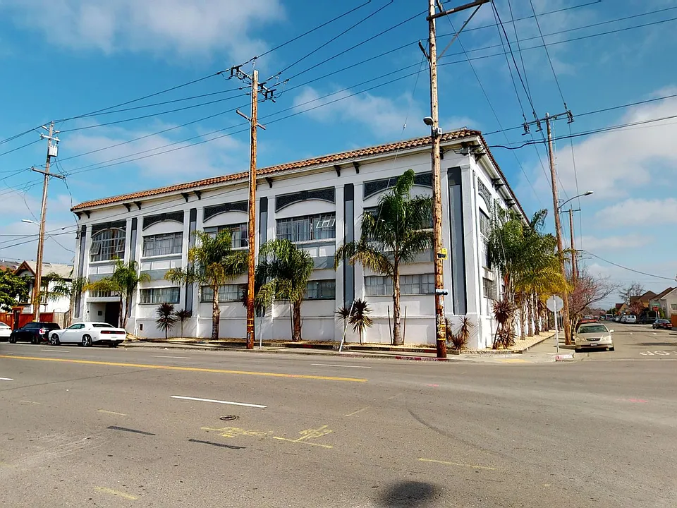 1130 30th Street (aka 3010 Adeline Street)