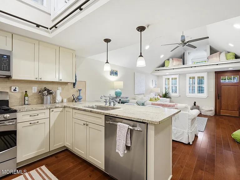 25 Surf Ave #1C — Photo 12