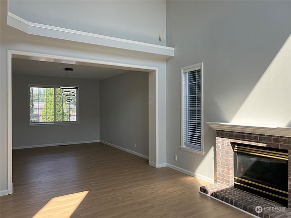 5th image of 2539 Simon Lane NE
