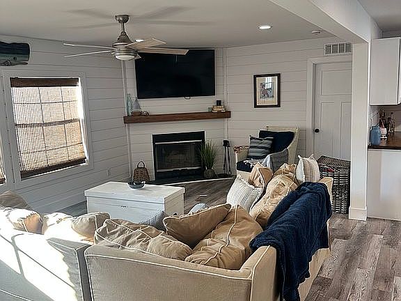 2nd image of 34351 Bay Winds Ln