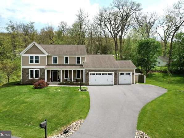 110 Meadowview Dr, State College, PA 16801