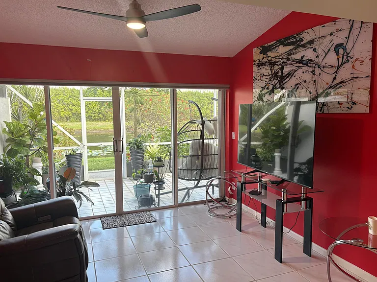 7275 Summer Tree Dr — Photo 12