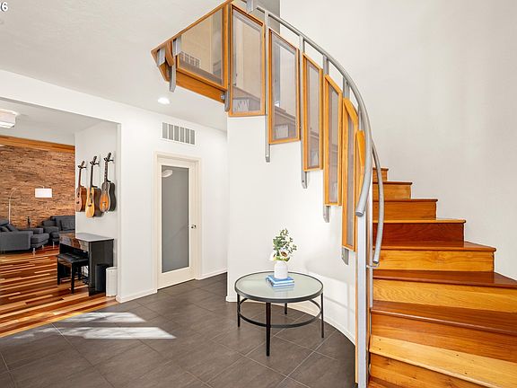 3rd image of 3970 N Shasta Loop