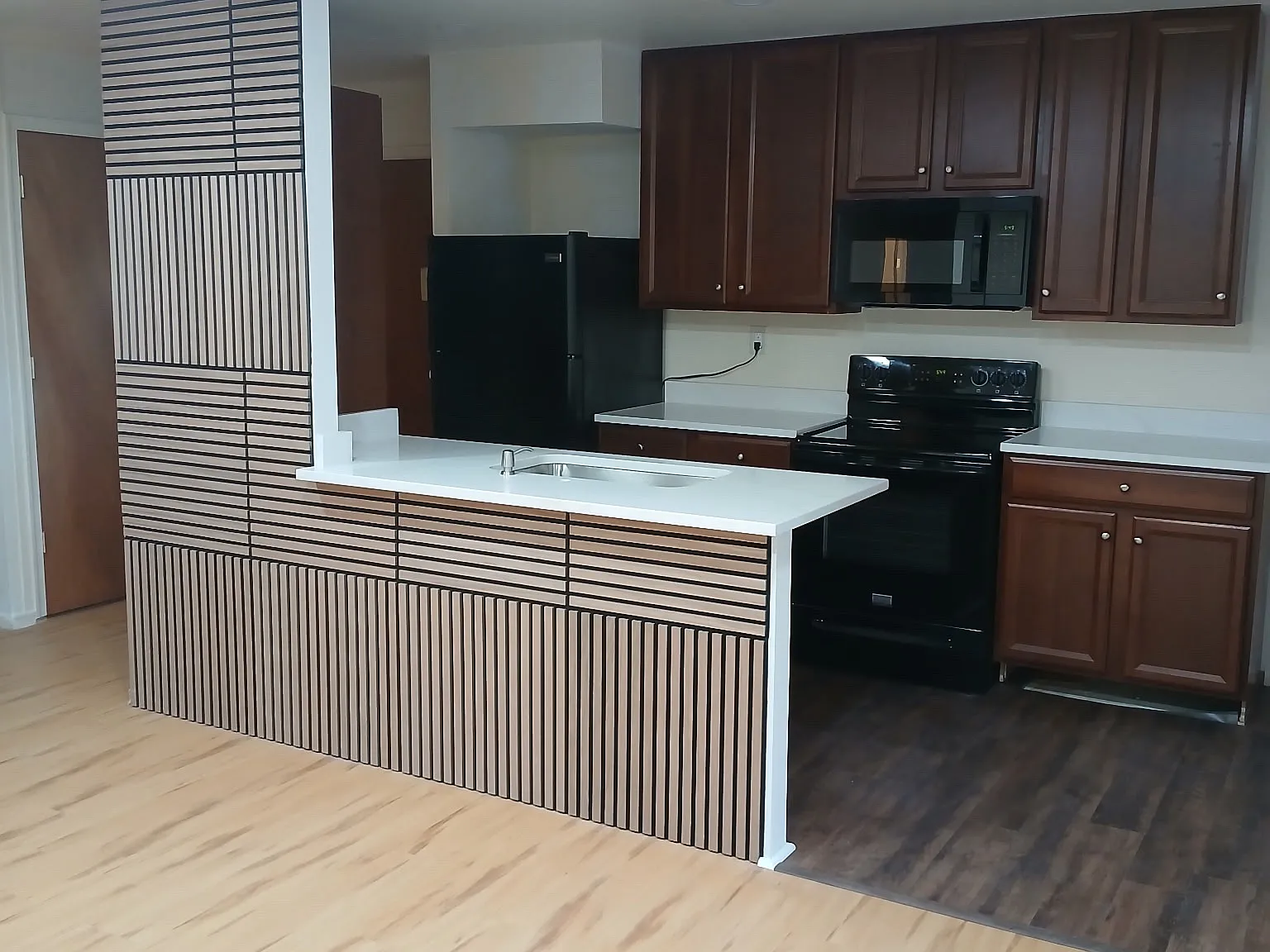 2 bed, 900 sqft, $1,900 — Photo 3