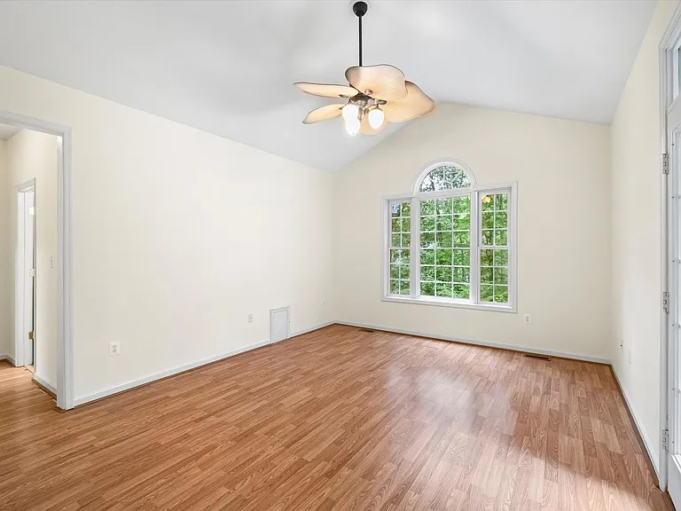 4107 Lakeview Pkwy — Photo 21