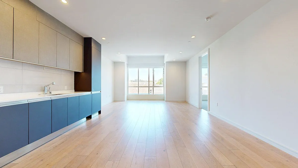 Building Photo - 606 Capp St #402