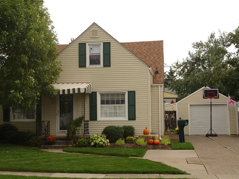 1st image of 27 Briarhill Dr