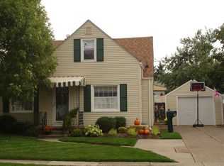 27 Briarhill Dr, West Seneca, NY