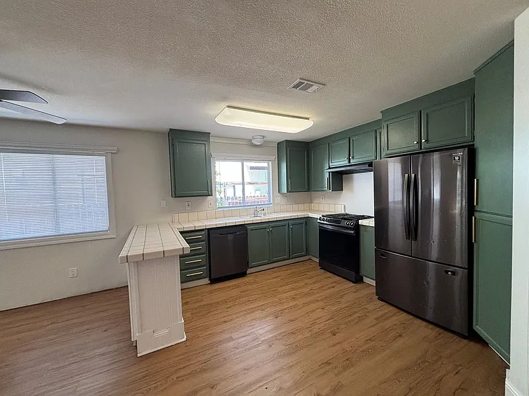 374 Aaron Cir — Photo 11