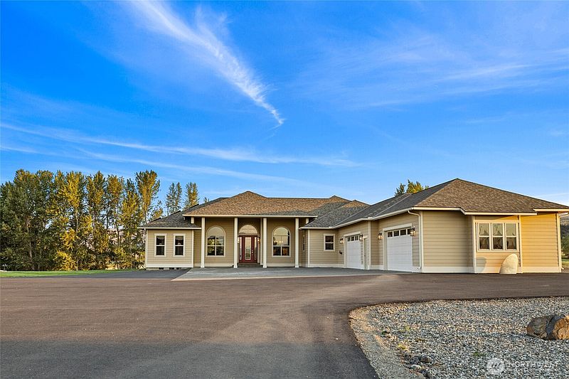 2nd image of 240 Majestic Heights Drive