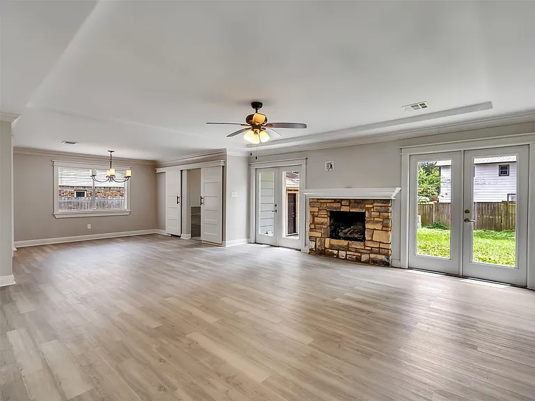 612 Orangewood Dr — Photo 3