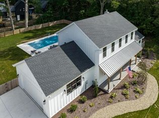 10537 Kissman Dr, Union Pier, MI 49129
