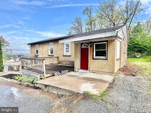 3rd image of 1310 Hay Rd