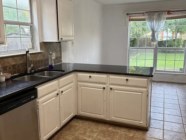 8617 Sabinas Trl — Photo 10