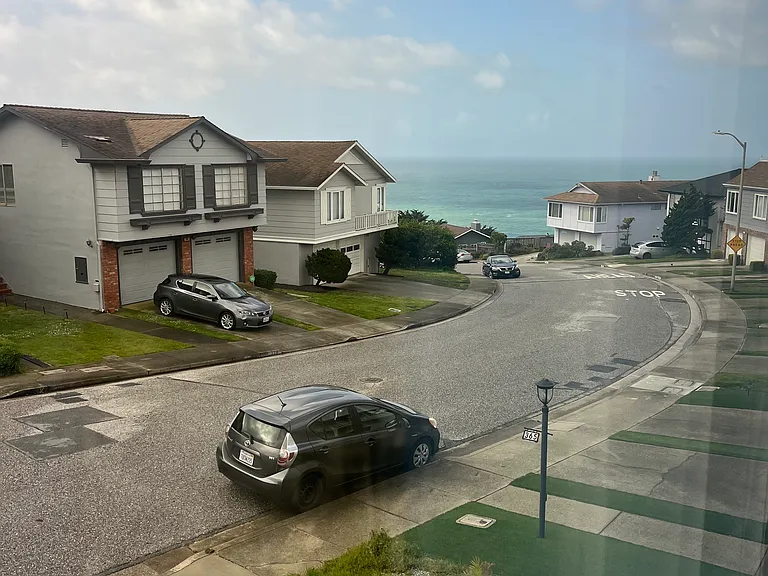 Coral Ridge Dr — Photo 5