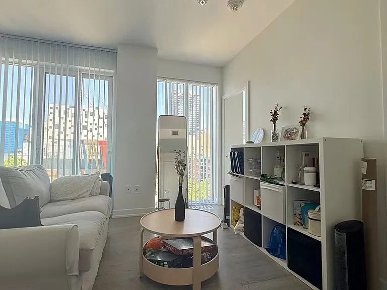 50 McCaul St #905 — Photo 3