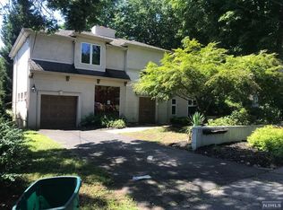 11 Millard Pl, Hillsdale, NJ 07642