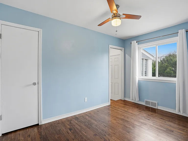 831 Loyola Dr — Photo 25