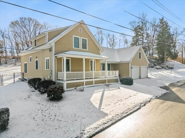 692 Elm St, Somerset, MA 02726