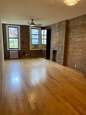 Rented by REAL New York | media 8