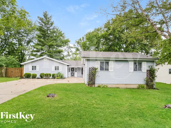 11 S Lang Dr, O'Fallon, MO 63366
